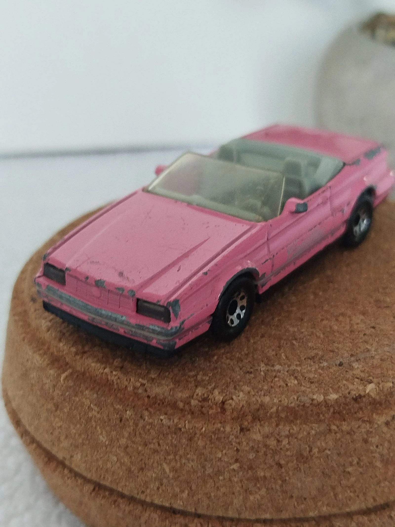 Cadillac Allanté Matchbox Car – photo 2